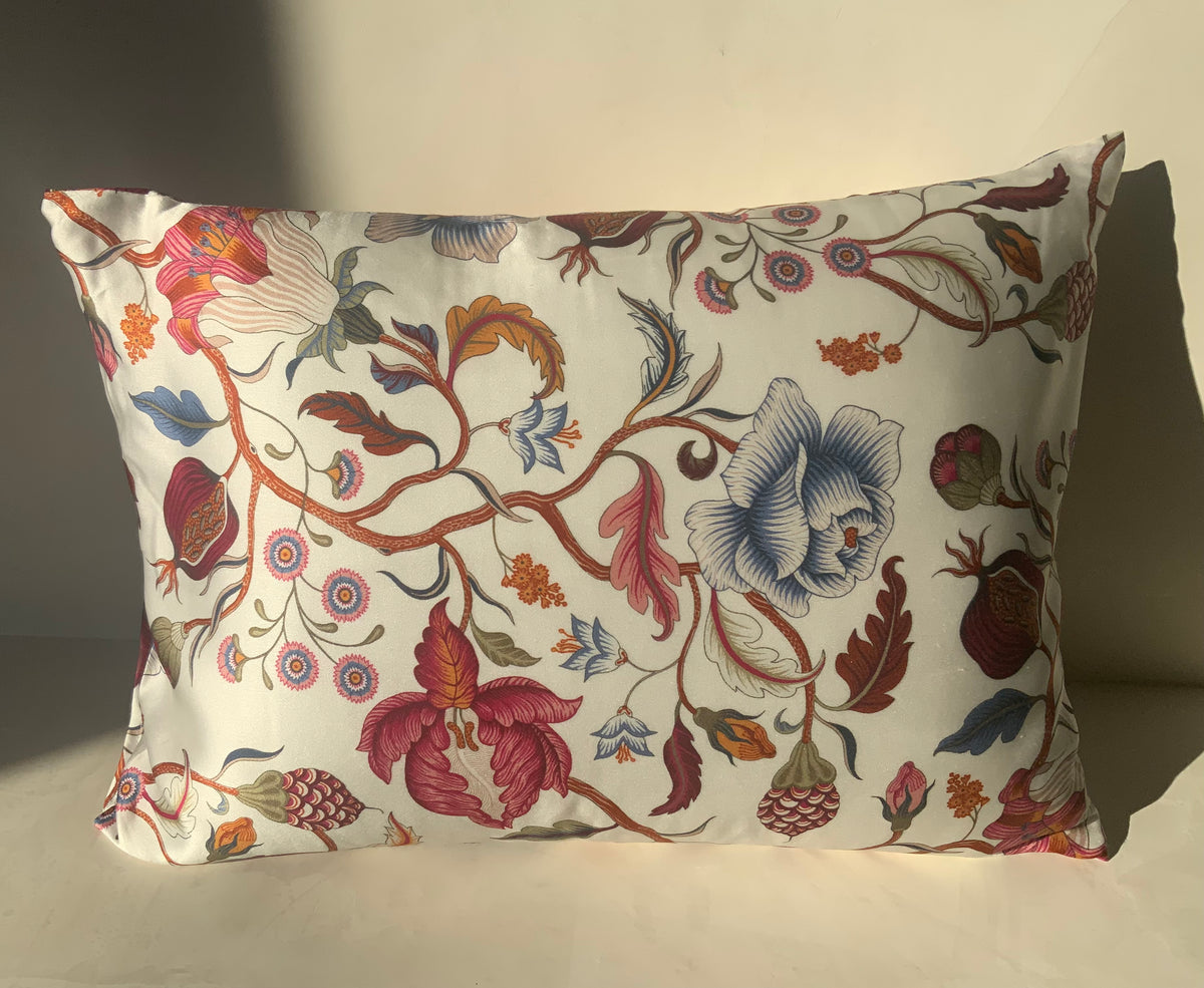 Travel Pillow with silk Pillowcase